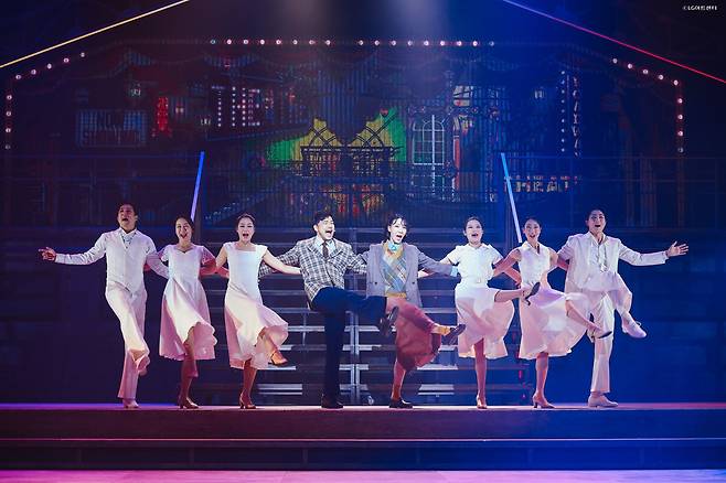 서울시뮤지컬단 창작 뮤지컬 '더 퍼스트 그레잇 쇼'. 한국 최초의 뮤지컬 탄생을 둘러싼 소동극에 무대와 뮤지컬 장르를 향한 뜨거운 열정, 부족하고 모자라도 최선을 다해 하루하루 살아가는 보통 사람들을 애정을 담았다. 2025.6 /세종문화회관