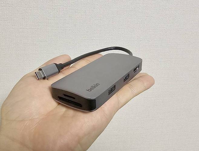 작고 가벼워서 휴대성이 좋다 / 출처=IT동아