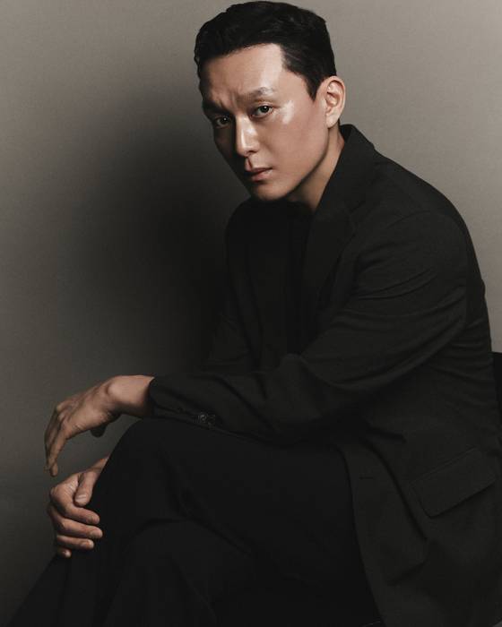 최성은 감독은 "동생을 지키기 못한 죄책감에서 복수를 시작한 남기준(소지섭)이 후반부에는 감정의 변화를 느낀다. 완전한 이 세계의 소멸을 꿈꾸며 본인의 죽음까지도 염두에 두고 달려간다"고 작품 포인트를 설명했다. 사진 넷플릭스