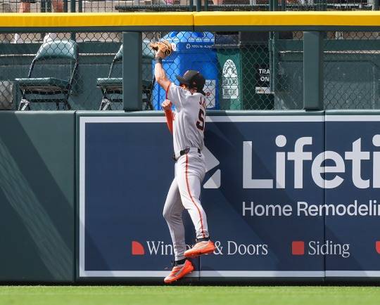 이정후의 호수비. 사진[AP=연합뉴스 자료사진]