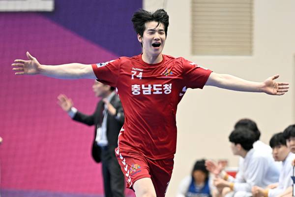 사진 충남도청 오황제, 사진 제공=한국핸드볼연맹