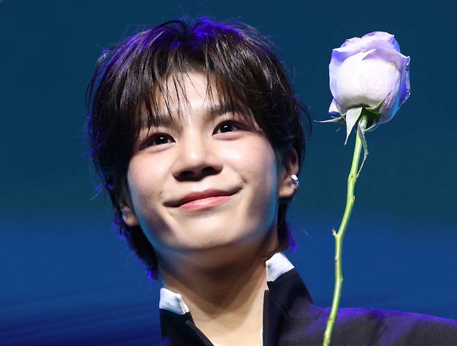 가수 정동원이 따뜻한 기부를 실천했다. 사진은 지난 3월 서울 이촌동 노들섬 라이브하우스에서 가진 두 번째 정규 앨범 '키다리의 선물' 쇼케이스에 참석한 가수 정동원. /사진=뉴스1