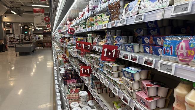 지난 12일 홈플러스 가양점 식품 매대. 신현주 기자