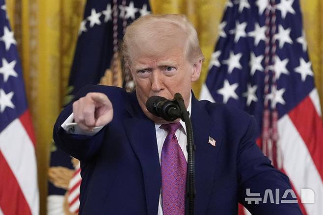 [워싱턴=AP/뉴시스]도널드 트럼프 미국 대통령. 2025.06.13.