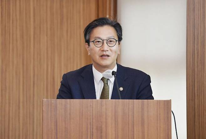 [서울=뉴시스] 김범석 기획재정부 장관 직무대행 1차관이 28일 서울 중구 LW컨벤션 센터에서 열린 '제1회 미래전략포럼'에서 발언하고 있다. (사진=기획재정부 제공) 2025.05.28. photo@newsis.com *재판매 및 DB 금지