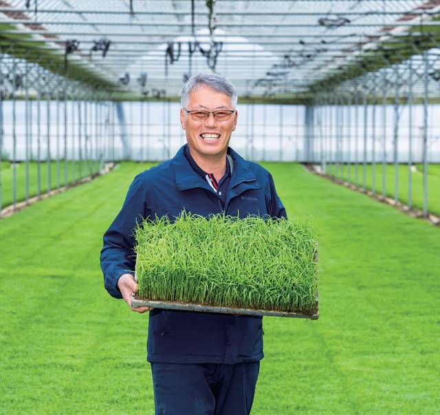 강원 철원에서 친환경 벼농사와 고추·밤호박 등 밭농사를 짓는 조중기 씨.