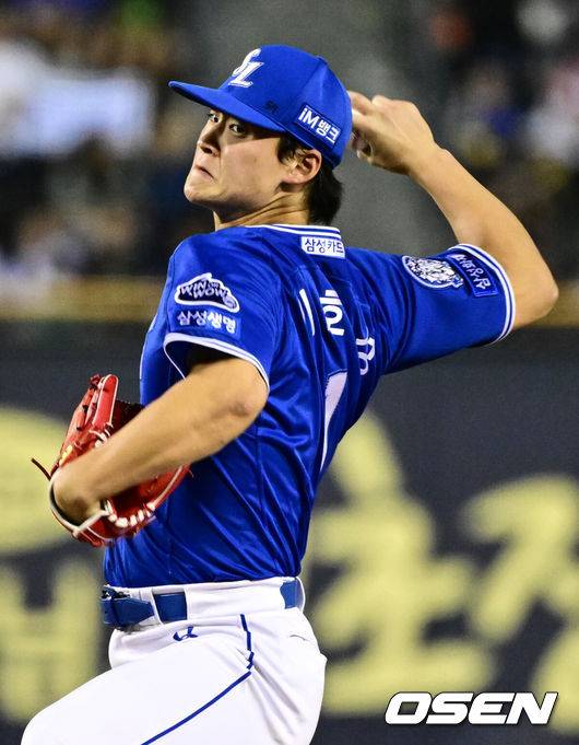 [OSEN=잠실, 조은정 기자]1일 오후 서울 잠실구장에서 ‘2025 신한 SOL Bank KBO리그’ LG 트윈스와 삼성 라이온즈의 경기가 열렸다.이날 LG는 임찬규, 삼성은 레예스를 선발투수로 내세웠다.9회말 삼성 이호성이 역투하고 있다. 2025.06.01 /cej@osen.co.kr