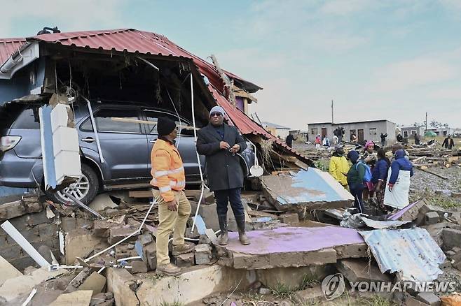 남아공 이스턴케이프 홍수 피해 [AP 연합뉴스 자료사진. 재판매 및 DB 금지]