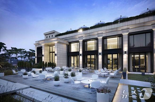 반얀트리클럽앤스파서울의 레스토랑 '페스타바이충후' 전경.(반얀트리서울 제공)