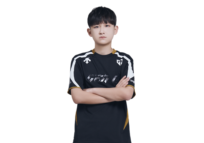 고원재는 14일 서울 잠실DN콜로세움에서 열린 2025 FC온라인 슈퍼 챔피언스 리그(FSL) 스프링 결승전에서 T1 ‘오펠’ 강준호를 3-2로 이겼다. 사진 | 넥슨