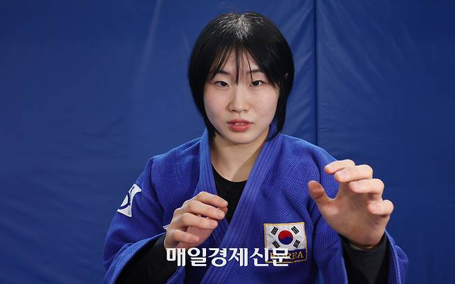 유도 국가대표 허미미가 매일경제신문과 인터뷰한 뒤, 훈련장인 한국체대 승리관에서 포즈를 취하고 있다. 이승환 기자