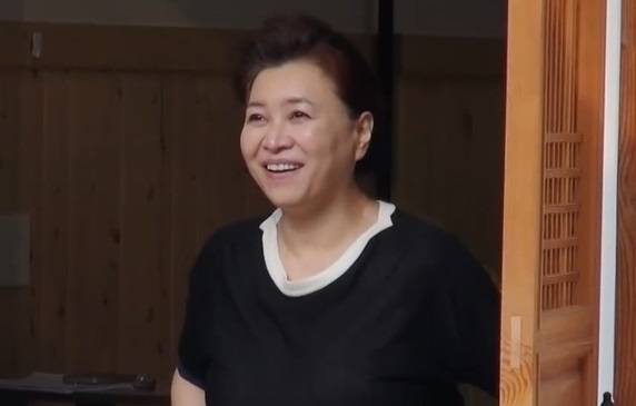 정신건강의학과 전문의 오은영 박사가 방송 사상 처음으로 화장기 없는 얼굴과 편안한 복장으로 시청자들 앞에 나타났다. [사진출처 = MBN ‘오은영 스테이’ 티져 영상 캡처]