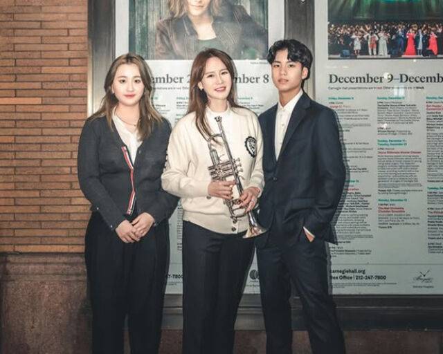 안정환이 아들을 축구선수로 키우기 싫어 축구공에 바람을 빼놓은 사실이 밝혀졌다. / 안리환 소셜미디어