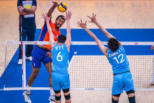 중국과의 VNL 1주차 경기에 나선 아히./FIVB