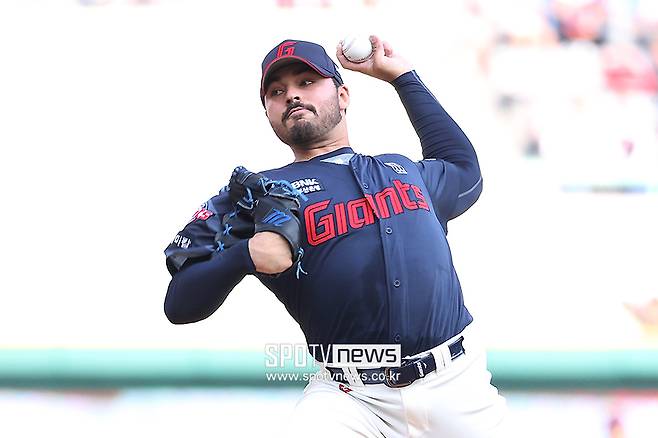 ▲ 감보아는 14일 최고 156km의 강속구를 던지며 SSG 타선을 효율적으로 막아냈다 ⓒ곽혜미 기자