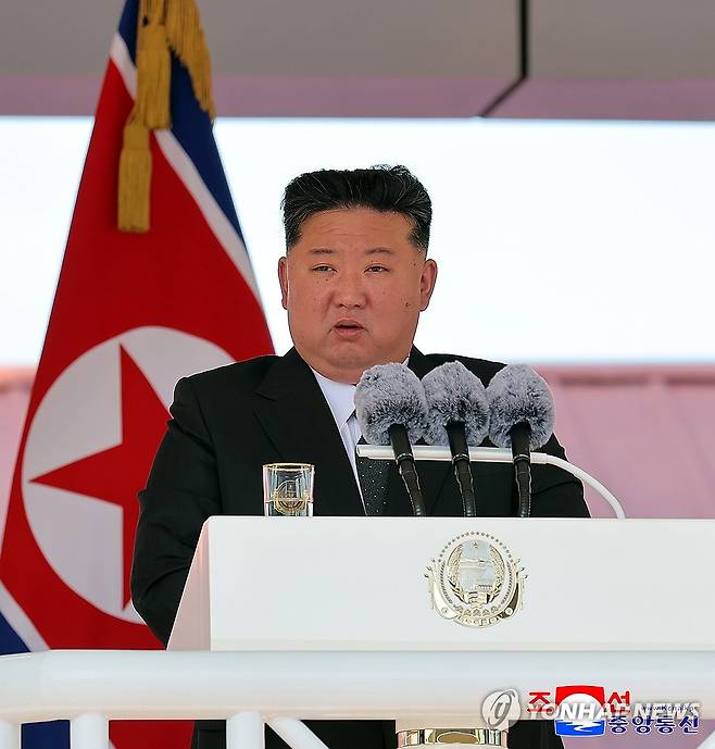 북한, 신형 구축함 '강건호' 진수식 (평양 조선중앙통신=연합뉴스) 북한이 지난 12일 라진조선소에서 새로 건조한 해군 구축함을 '강건호'로 명명하고 진수기념식을 개최했다고 조선중앙통신이 13일 보도했다. 2025.6.13 
    [국내에서만 사용가능. 재배포 금지. For Use Only in the Republic of Korea. No Redistribution] nkphoto@yna.co.kr