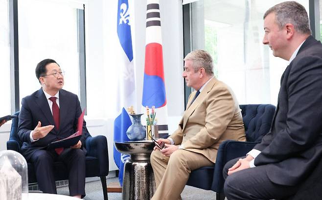 이장우 대전시장은 13일(현지시각) 퀘벡주정부의 공식 초청을 받아 퀘벡시를 방문하고, 대외관계부와 경제과학혁신부의 공동 주최로 열린 환영 오찬에 참석했다. 사진제공은 대전시