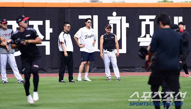 LG 훈련장 급습한 대장 독수리.