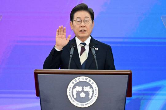 이재명 대통령이 지난 4일 서울 여의도 국회 로텐더홀에서 열린 제21대 대통령 취임 선서 행사에서 선서하고 있다. [연합뉴스]