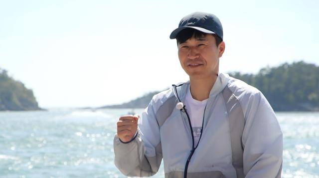 지난 4월 11살 연하의 비연예인 연인과 결혼한 '새 신랑' 김종민이 결혼 일주일 만에 첫 외박에 나섰다. MBC 제공