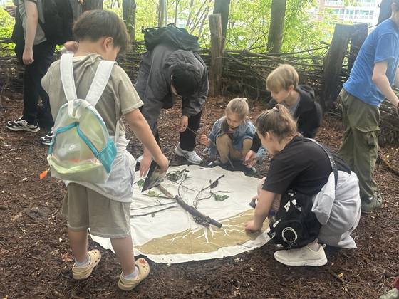 서울 중구가 마련한 숲 체험 프로그램에 참여 중인 다문화 가정 어린이들. 사진 서울 중구