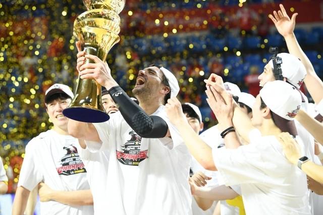 마레이는 2025-26시즌 역시 LG와 함께할 예정이다. 그는 창원에서 5번째 시즌을 앞두고 있다. 사진=KBL 제공