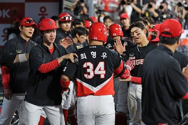 최형우는 15일 창원 KIA전에서 결승포를 쳤다. 사진=KIA 제공