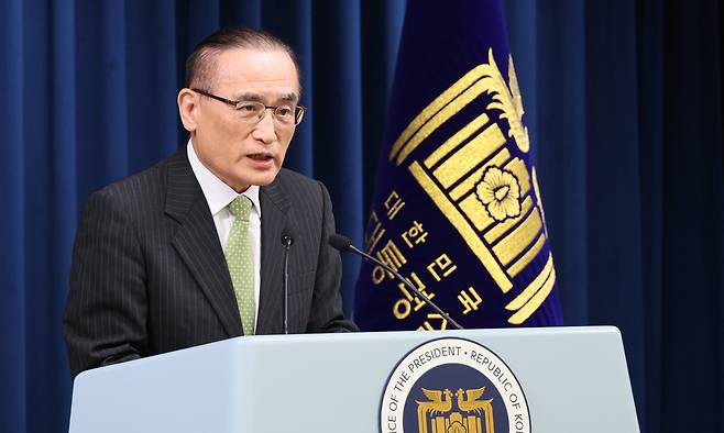 위성락 국가안보실장이 15일 서울 용산 대통령실에서 이재명 대통령 캐나다 G7 정상회의 참석 관련 설명을 하고 있다. 연합뉴스