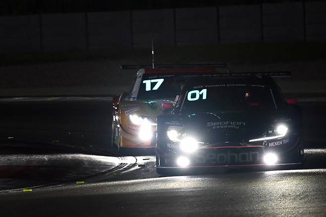 경기 종반, 헨잔 료마는 맹렬한 추격을 과시했다. 사진: 김학수 기자