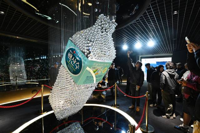 중국 지린성 연변조선족자치주 이도백하에 위치한 농심 백산수 신공장 홍보관의 모습.