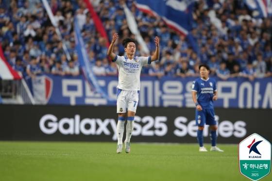 박승호가 선제골을 넣고 세리머니하고 있다. /사진=한국프로축구연맹 제공
