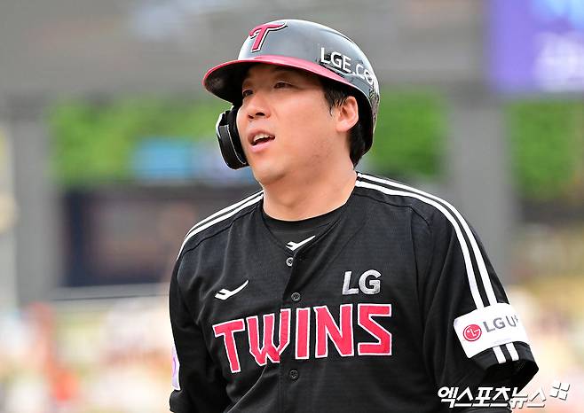 15일 오후 대전 한화생명 볼파크에서 열린 '2025 신한 SOL Bank KBO리그' LG 트윈스와 한화 이글스의 경기, 3회초 1사 만루 LG 김현수가 1타점 적시타를 날리고 있다. 대전, 김한준 기자