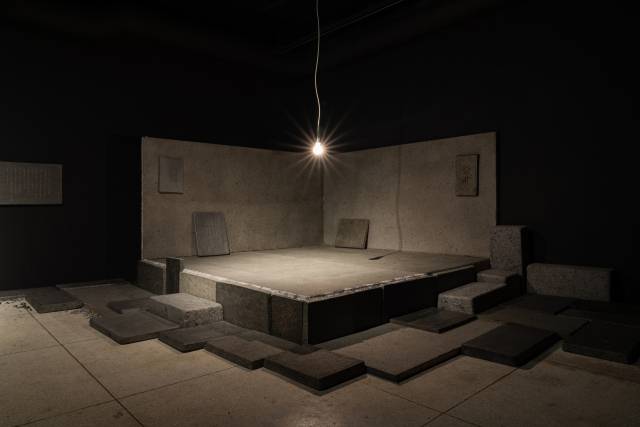 여상희 '비석집_죽음 위의 삶'. 부산근현대역사관 제공