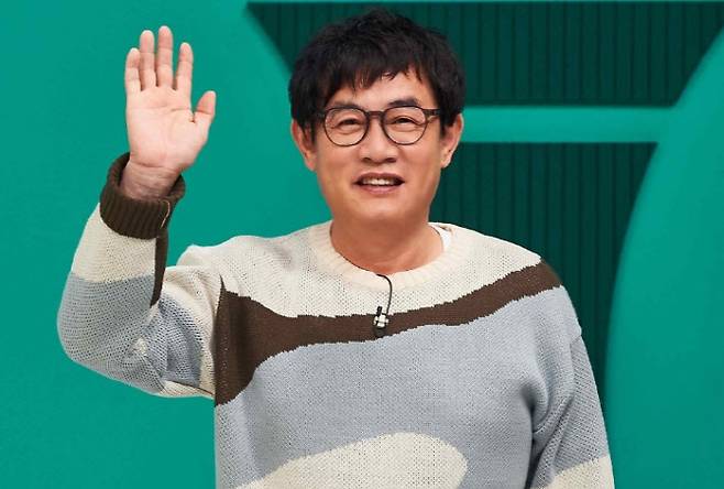 약물을 복용한 뒤 운전한 혐의(도로교통법 위반)를 받는 개그맨 이경규(65)씨. 이씨는 처방받은 공황황장애 약을 먹은 것이라 해명했다. (사진=연합뉴스)