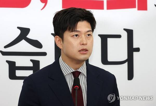 사진 = 입장 발표하는 김용태 비대위원장 / 연합뉴스