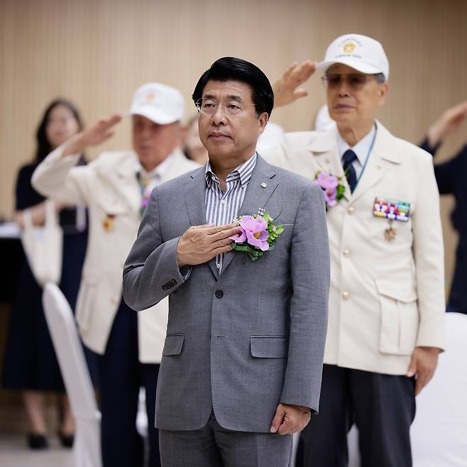 서강석 송파구청장이 지난해 제74주년 6.25전쟁 기념식에 참석한 모습(송파구 제공)