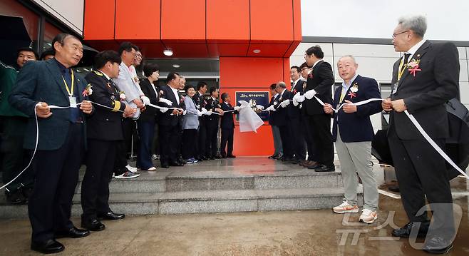 16일 오전 제주국제공항에서 제주 응급의료 전용헬기(닥터헬기) 격납고 현판 제막식이 열리고 있다. 2025.6.16/뉴스1 ⓒ News1 오미란 기자