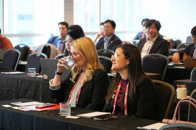 ‘2025 K-BioX Summit 7 ABDD in Boston’ 국제심포지엄이 15일(현지시간) 미국 보스턴 시 윈드험 보스턴 비컨힐 호텔에서 열렸다. 이 자리에는 국내외 바이오 연구자 및 기업 관계자 300여 명이 참석했다. 사진=춘천시청 제공