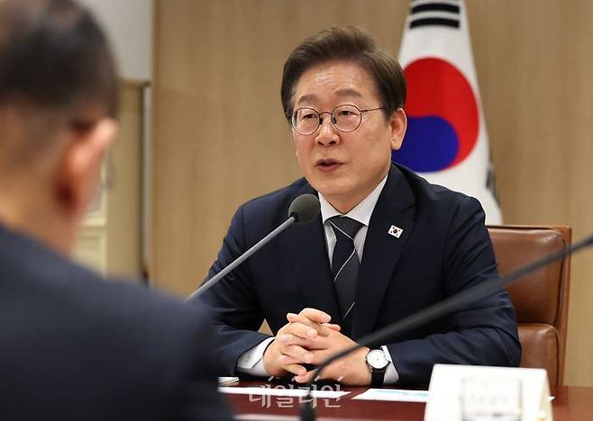 이재명 대통령이 13일 서울 용산 대통령실에서 열린 이스라엘-이란 공습관련 대통령실 안보경제 긴급점검회의에서 발언하고 있다.ⓒ뉴시스