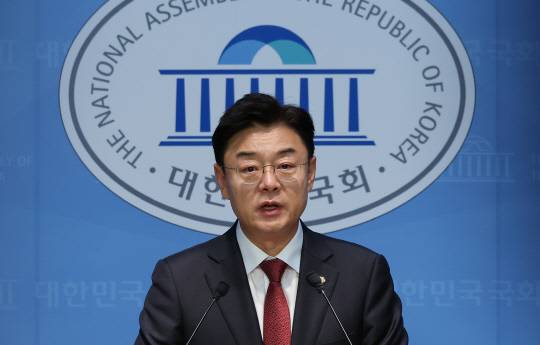 김성원 국민의힘 의원이 지난 12일 국회 소통관에서 원내대표 출마 선언을 하고 있다. [연합뉴스]