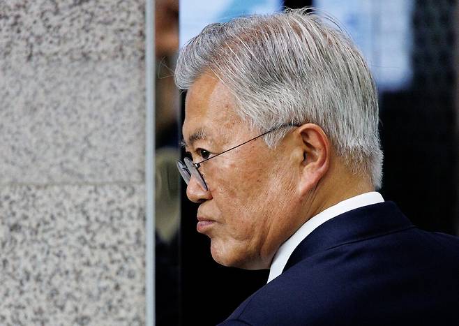 문재인 전 대통령이 2025년 4월25일 오후 서울 영등포구 국회도서관에서 열린 ‘4·27 판문점 선언’ 7주년 기념식에 참석하고 있다. 공동취재사진