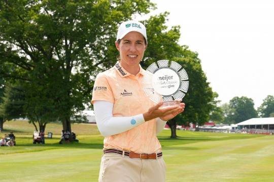 LPGA 투어 마이어 클래식 정상에 오른 카를로타 시간다. /연합뉴스