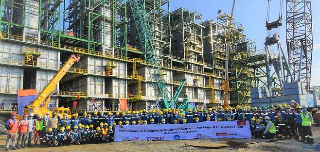 베트남 남부에 위치한 석유화학단지 내 올레핀 공장 현장.