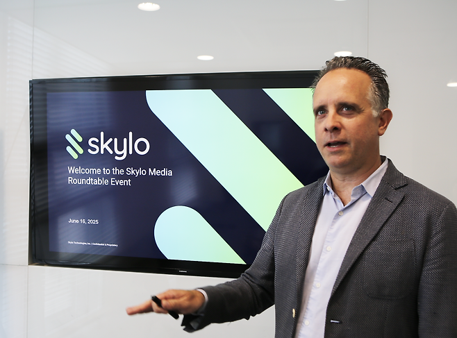 피트 살라디노 스카일로 글로벌 마케팅 총괄이 16일 서울 용산구에서 국내 첫 기자간담회를 열고 아시아 시장 진출 방안을 소개하고 있다. [스카일로 제공]