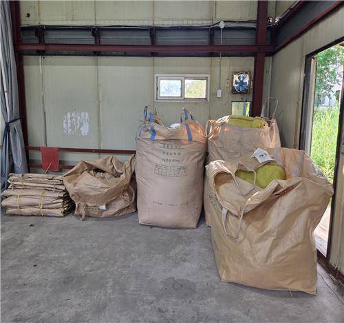 서울시 성동구 폐현수막 전용 집하장에 모인 폐현수막. 서울시