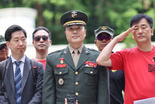 ▲해병대 채모 상병 순직 사건과 관련해 1심에서 무죄를 선고받은 박정훈 대령(전 해병대 수사단장)이 13일 서초구 서울고등법원에서 열리는 2심 1회 공판에 출석하기 앞서 기자회견을 갖고 있다. ⓒ연합뉴스