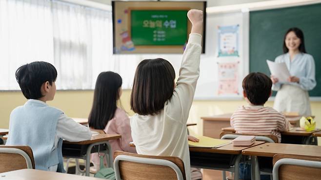 ​대전시교육청의 전자칠판 입찰 방식 변경 논란이 예산낭비 이슈로 옮겨 붙었다.[사진｜게티이미지뱅크]&nbsp;