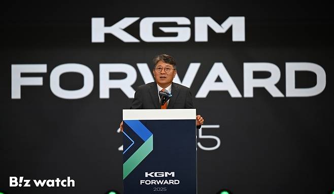 곽재선 KG모빌리티 회장이 17일 KG모빌리티 평택 본사에서 열린 'KGM 포워드(FORWARD)'에 참석해 인사말을 하고 있다./사진=이명근 기자 qwe123@
