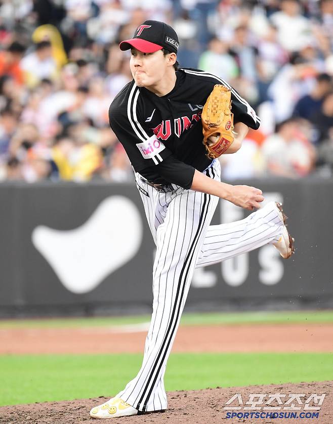 14일 대전 한화생명볼파크에서 열린 한화와 LG의 경기. 선발 투구하고 있는 LG 임찬규. 대전=송정헌 기자songs@sportschosun.com/2025.06.14/