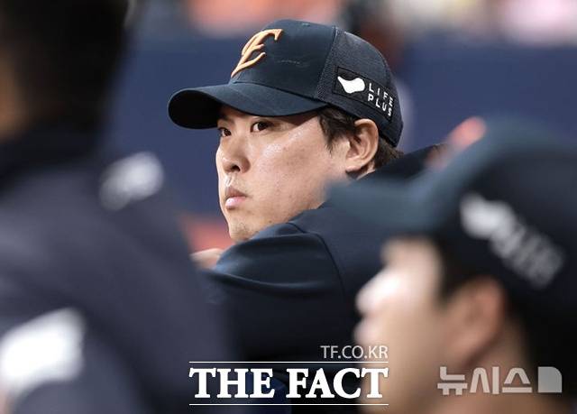 류현진이 부상 없이 은퇴까지 꾸준히 선발로 뛸 수 있는 방안은 무엇일까. 류현진 만을 위한 선발 로테이션을 고려해 봄 직 하다. /뉴시스